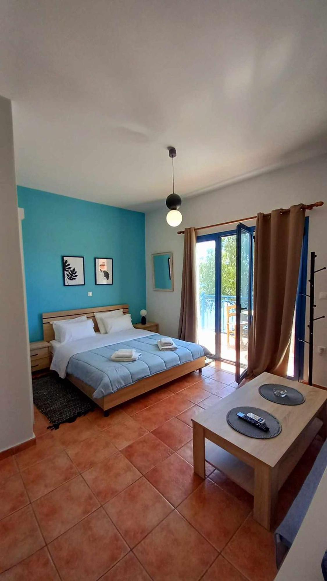 Στούντιο Με Θέα Τη Θάλασσα Apartment Itea Ngoại thất bức ảnh